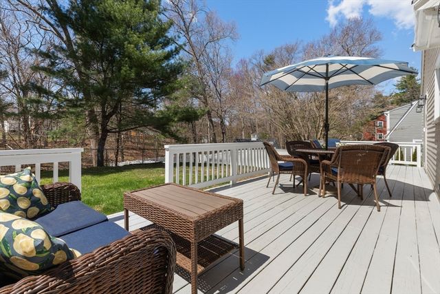 26 Parsonage Ln, Topsfield, MA 01983