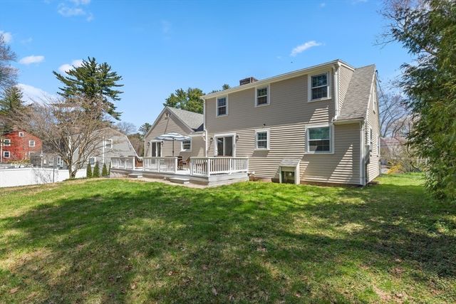 26 Parsonage Ln, Topsfield, MA 01983