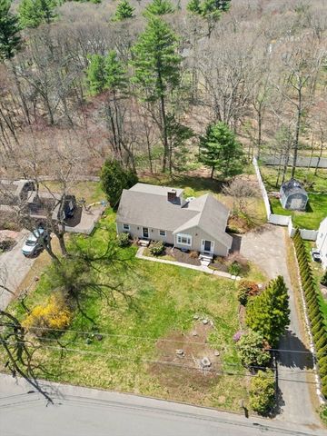 26 Parsonage Ln, Topsfield, MA 01983