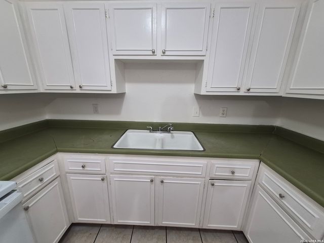 5735 Stiffkey Dr., San Antonio, TX 78228
