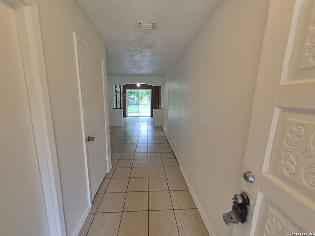 5735 Stiffkey Dr., San Antonio, TX 78228