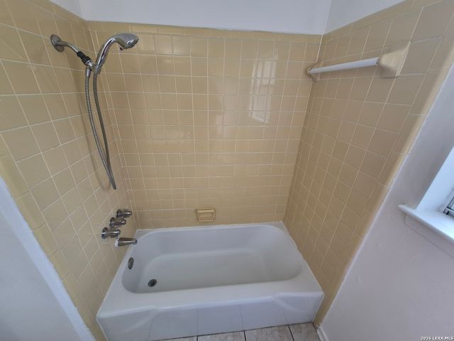 5735 Stiffkey Dr., San Antonio, TX 78228