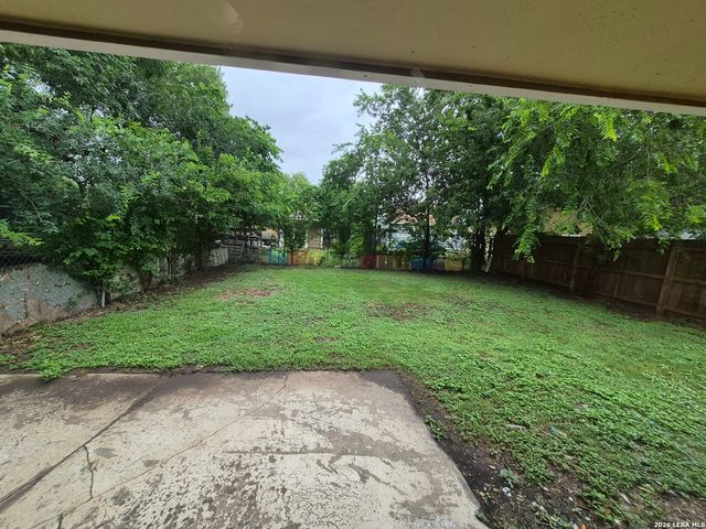 5735 Stiffkey Dr., San Antonio, TX 78228
