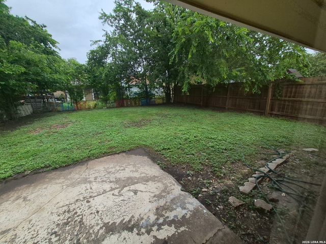 5735 Stiffkey Dr., San Antonio, TX 78228