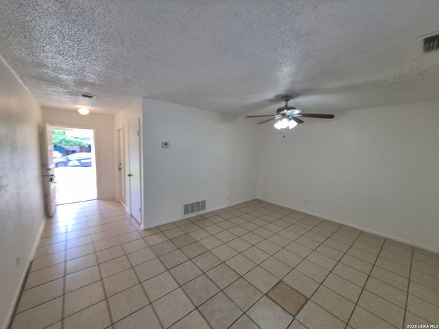 5735 Stiffkey Dr., San Antonio, TX 78228