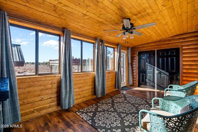 2654 PALOMINO Trail, Overgaard, AZ 85933