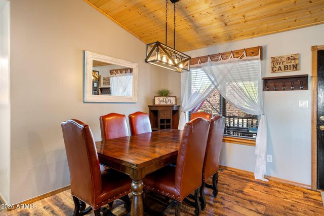 2654 PALOMINO Trail, Overgaard, AZ 85933