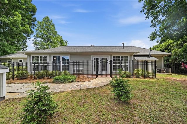 102 Greenleaf Lane, Easley, SC 29642