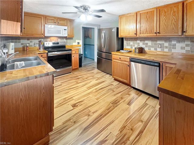 51 Messick RD, Poquoson, VA 23662