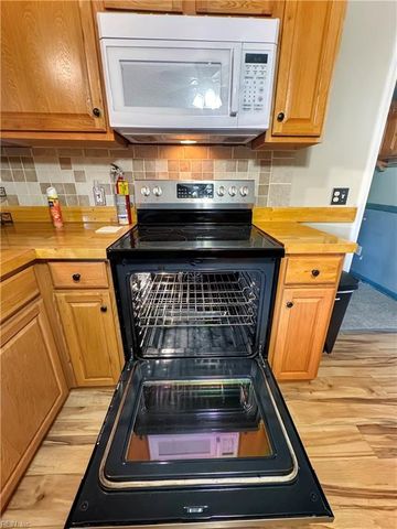 51 Messick RD, Poquoson, VA 23662