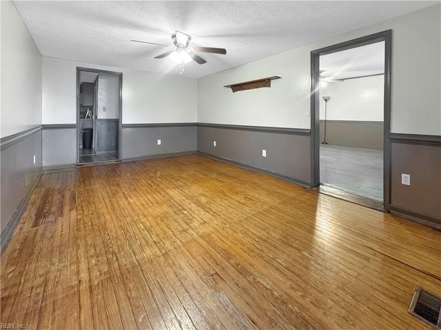 51 Messick RD, Poquoson, VA 23662