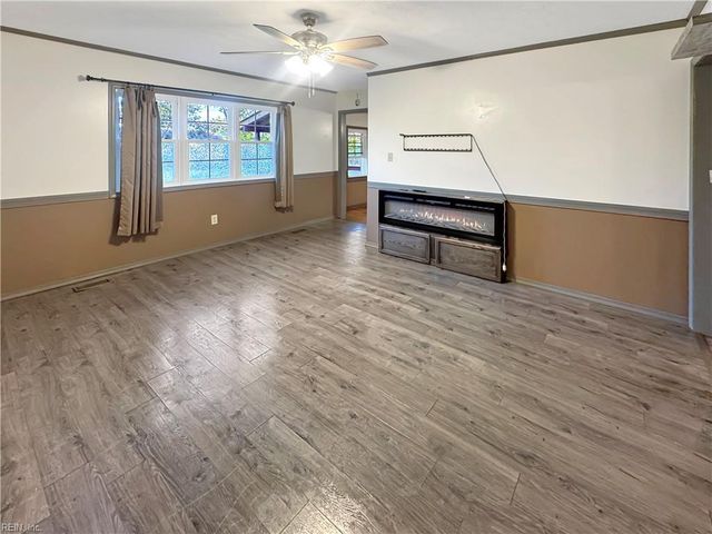 51 Messick RD, Poquoson, VA 23662