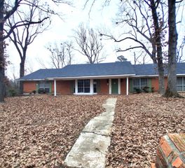10 Ironwood Drive, Texarkana, TX 75503