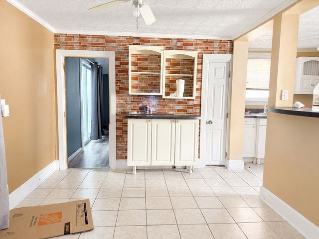 149 Franklin St, Fall River, MA 02720