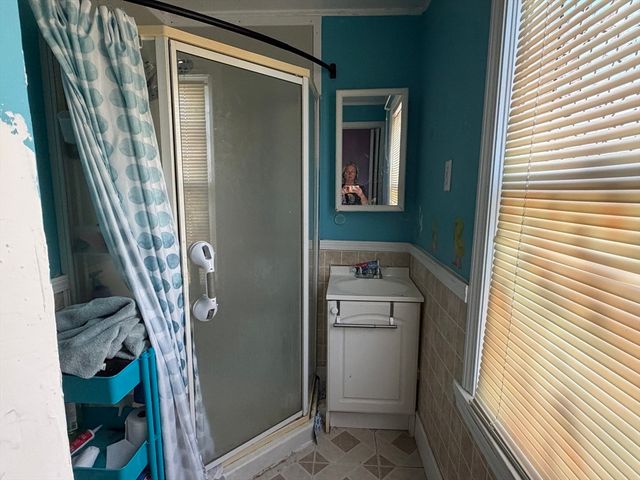 149 Franklin St, Fall River, MA 02720
