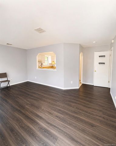 1 Atlantic Avenue 79, Farmingdale, NY 11735