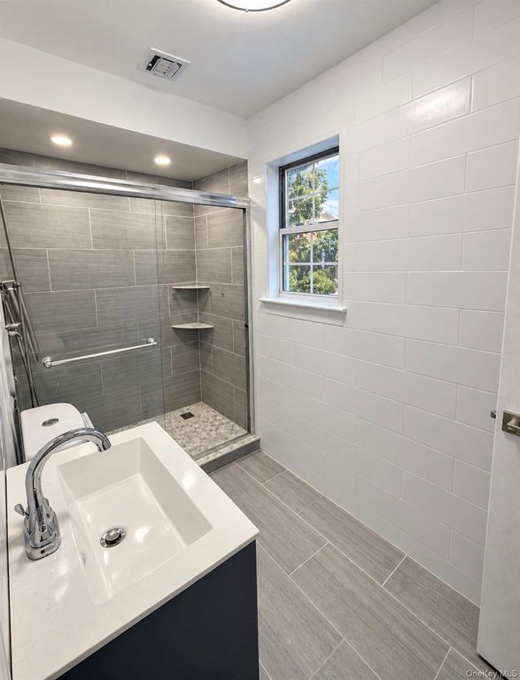 1 Atlantic Avenue 79, Farmingdale, NY 11735 — photo 2
