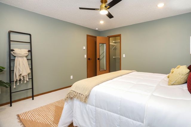 1920 53rd Avenue S, Fargo, ND 58104