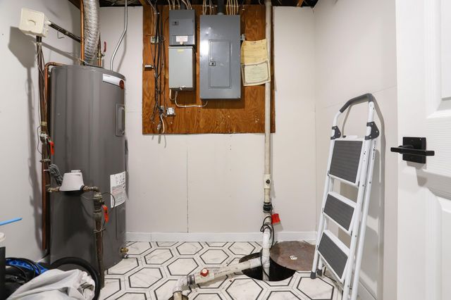 1920 53rd Avenue S, Fargo, ND 58104