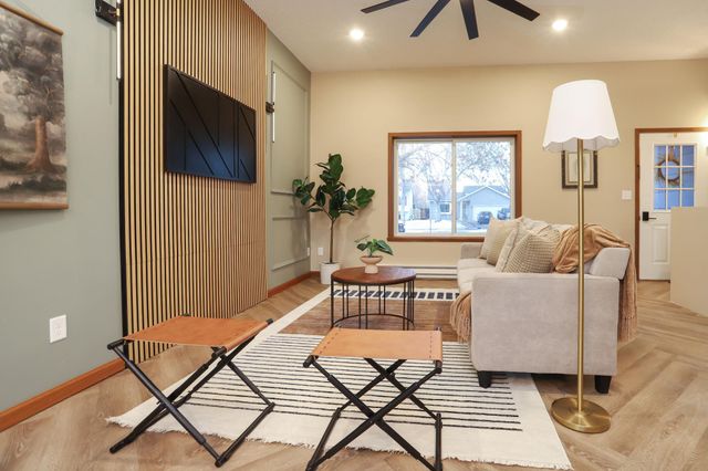 1920 53rd Avenue S, Fargo, ND 58104