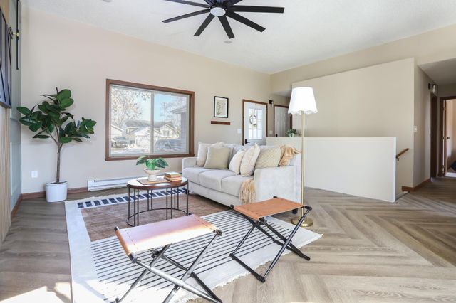 1920 53rd Avenue S, Fargo, ND 58104