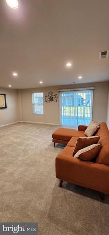 104 COMMERCE CENTER DR, Sicklerville, NJ 08081