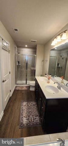 104 COMMERCE CENTER DR, Sicklerville, NJ 08081