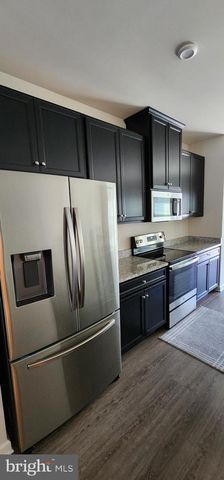 104 COMMERCE CENTER DR, Sicklerville, NJ 08081