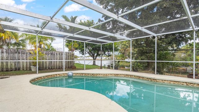 2040 NW 66th Ave, Margate, FL 33063