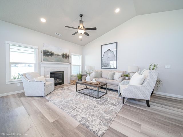 2452 Yamsay Drive 76, Medford, OR 97504