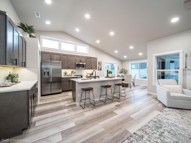 2452 Yamsay Drive 76, Medford, OR 97504