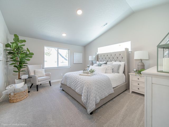 2452 Yamsay Drive 76, Medford, OR 97504