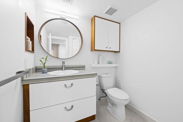 491 Racquet Club Road Unit 106, Weston, FL 33326