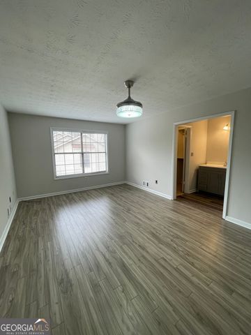 3325 Estate Lake Drive, Fairburn, GA 30213