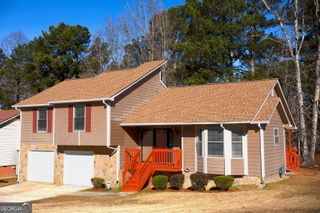 3325 Estate Lake Drive, Fairburn, GA 30213