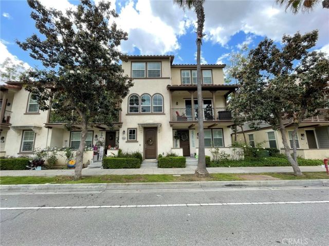 810 E Promenade Court C, Azusa, CA 91702
