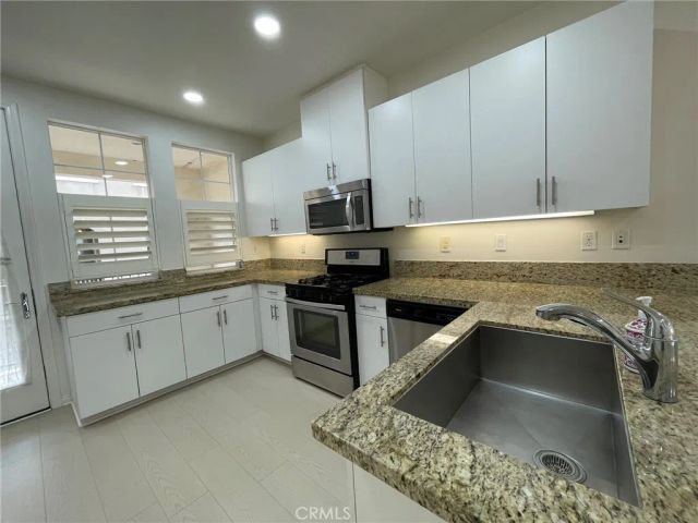 810 E Promenade Court C, Azusa, CA 91702