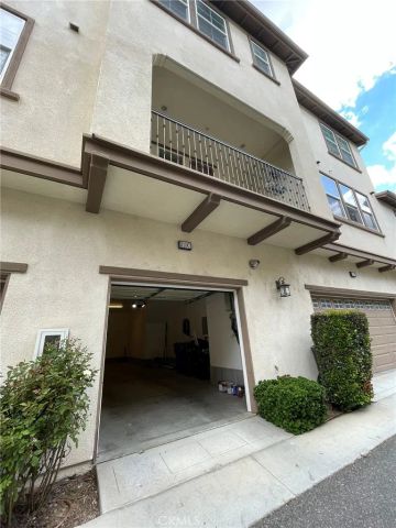 810 E Promenade Court C, Azusa, CA 91702
