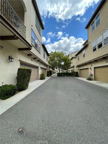 810 E Promenade Court C, Azusa, CA 91702