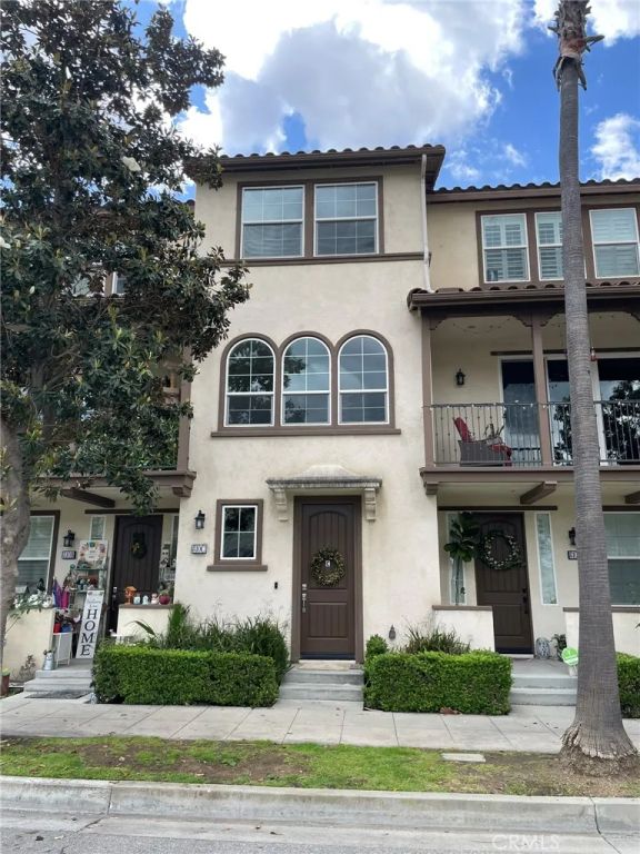 810 E Promenade Court C, Azusa, CA 91702