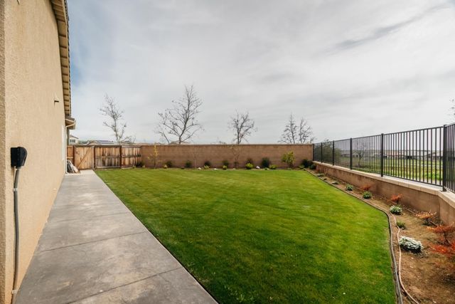 4200 Little Canyon Drive, Madera, CA 93636