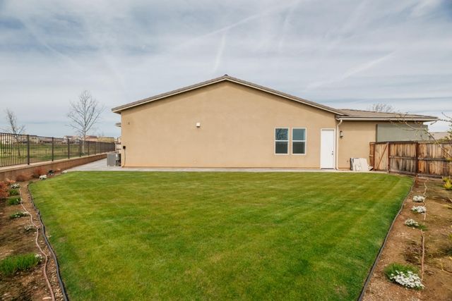 4200 Little Canyon Drive, Madera, CA 93636