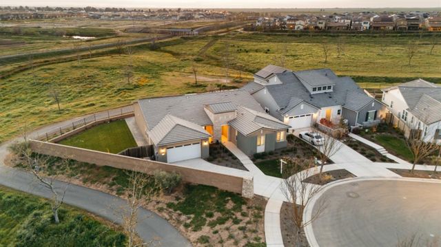 4200 Little Canyon Drive, Madera, CA 93636