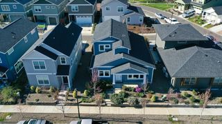 256 Rockfellow Place, Talent, OR 97540