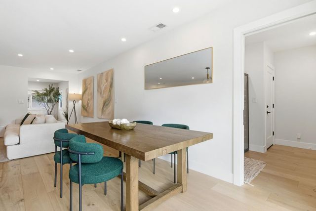 1129 Clovelly Lane, Burlingame, CA 94010