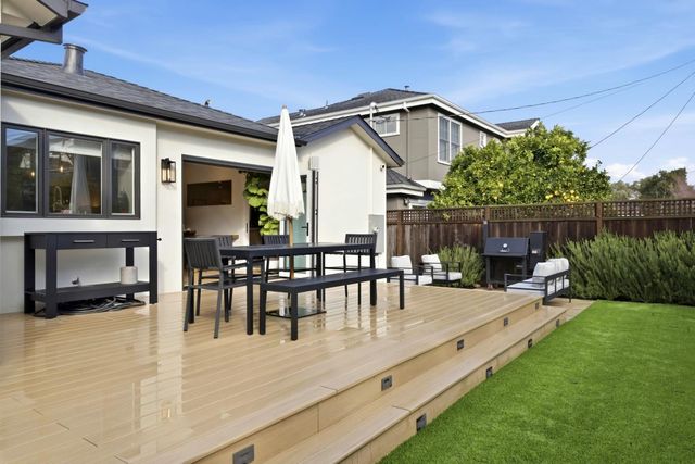 1129 Clovelly Lane, Burlingame, CA 94010