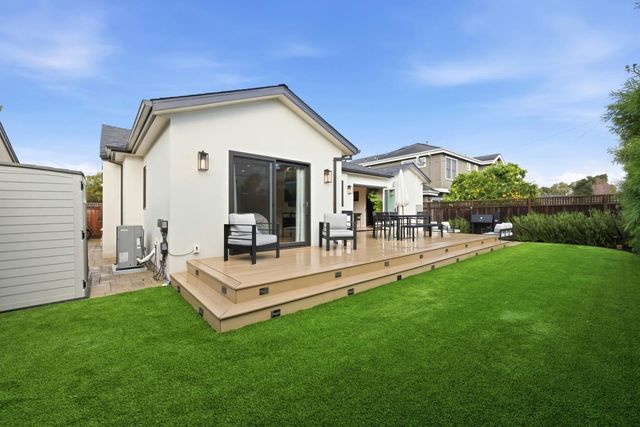 1129 Clovelly Lane, Burlingame, CA 94010