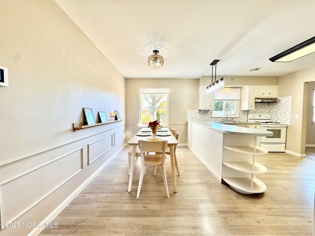 241 S Coy Road, Oregon, OH 43616