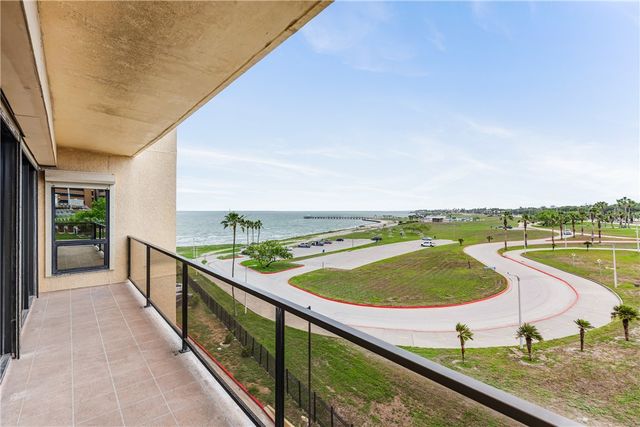 1400 Ocean Dr 403-C, Corpus Christi, TX 78404