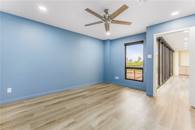 1400 Ocean Dr 403-C, Corpus Christi, TX 78404